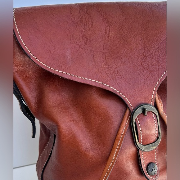 Patricia Nash Full Grain Leather Bucket Bag Adjustable Strap - Picture 4 of 13